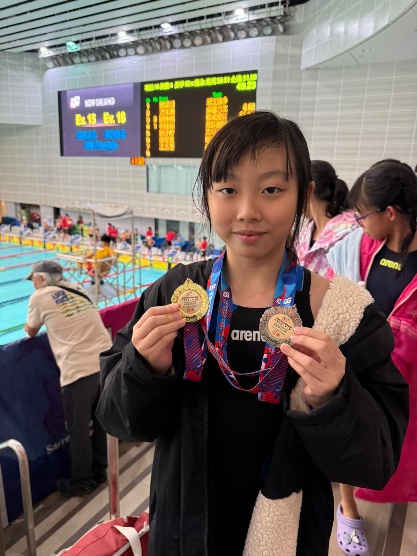 一張含有 人員, 服裝, 人的臉孔, 室內 的圖片

AI 產生的內容可能不正確。