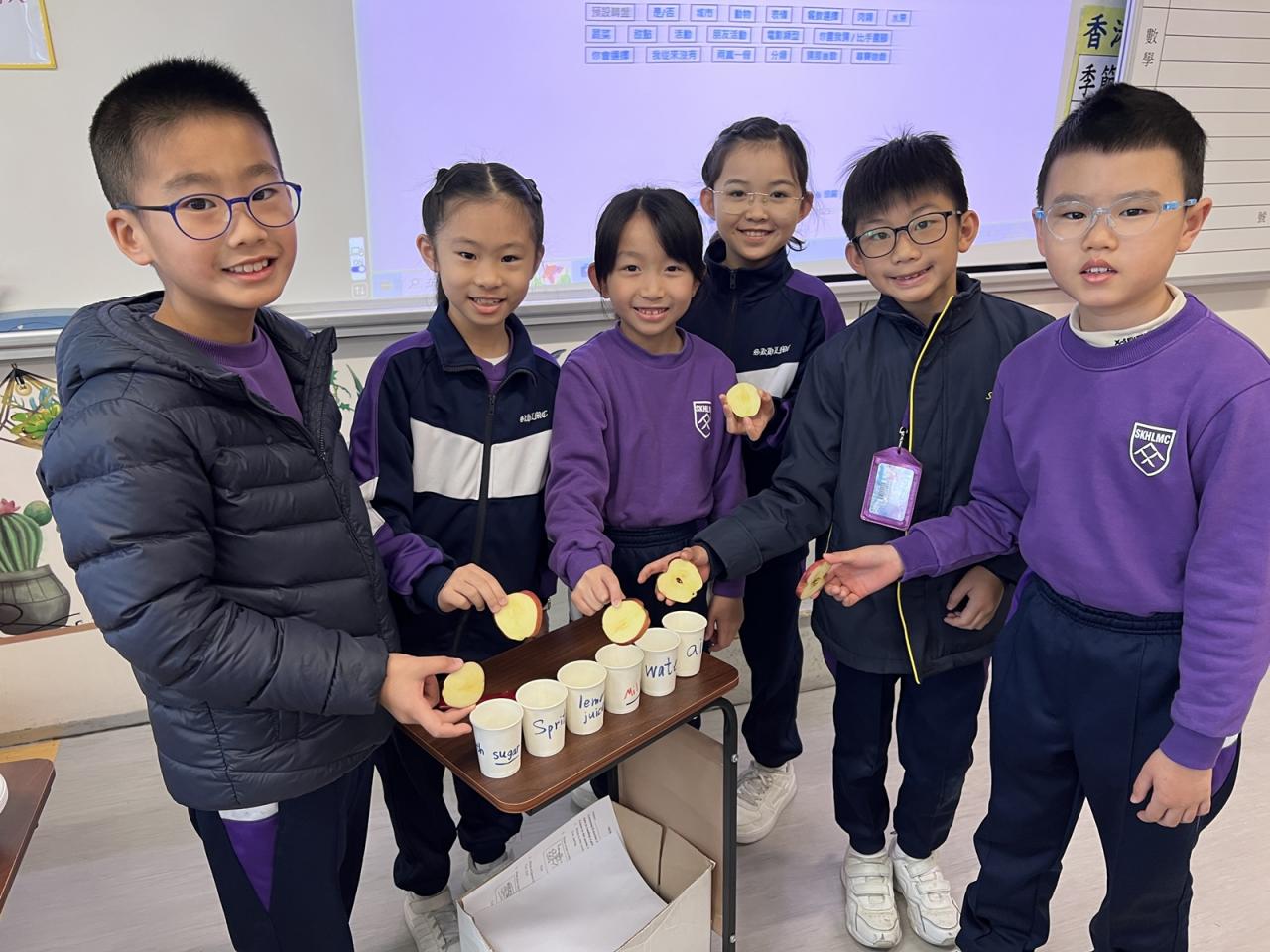 In the module ‘Fruit Kebab’, P3 students conducted experiments to prevent apples from turning brown.
