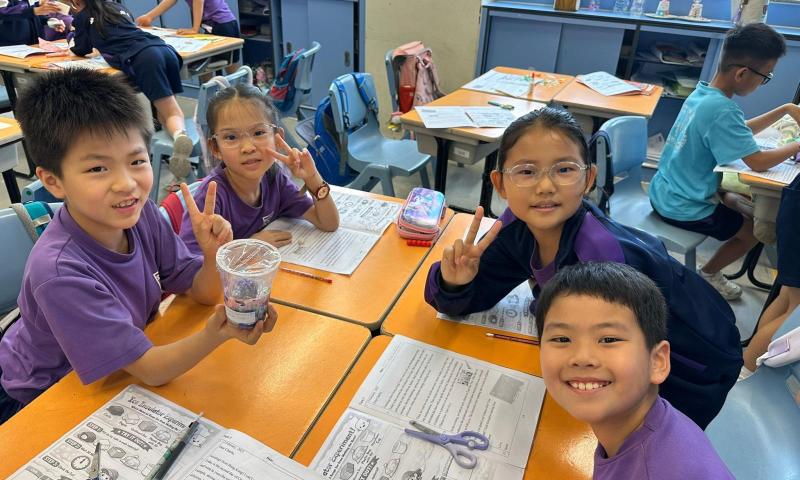 In the module ‘Chinese Festival’, P3 students attempted to incorporate Chinese paper arts into making the ice lanterns. 